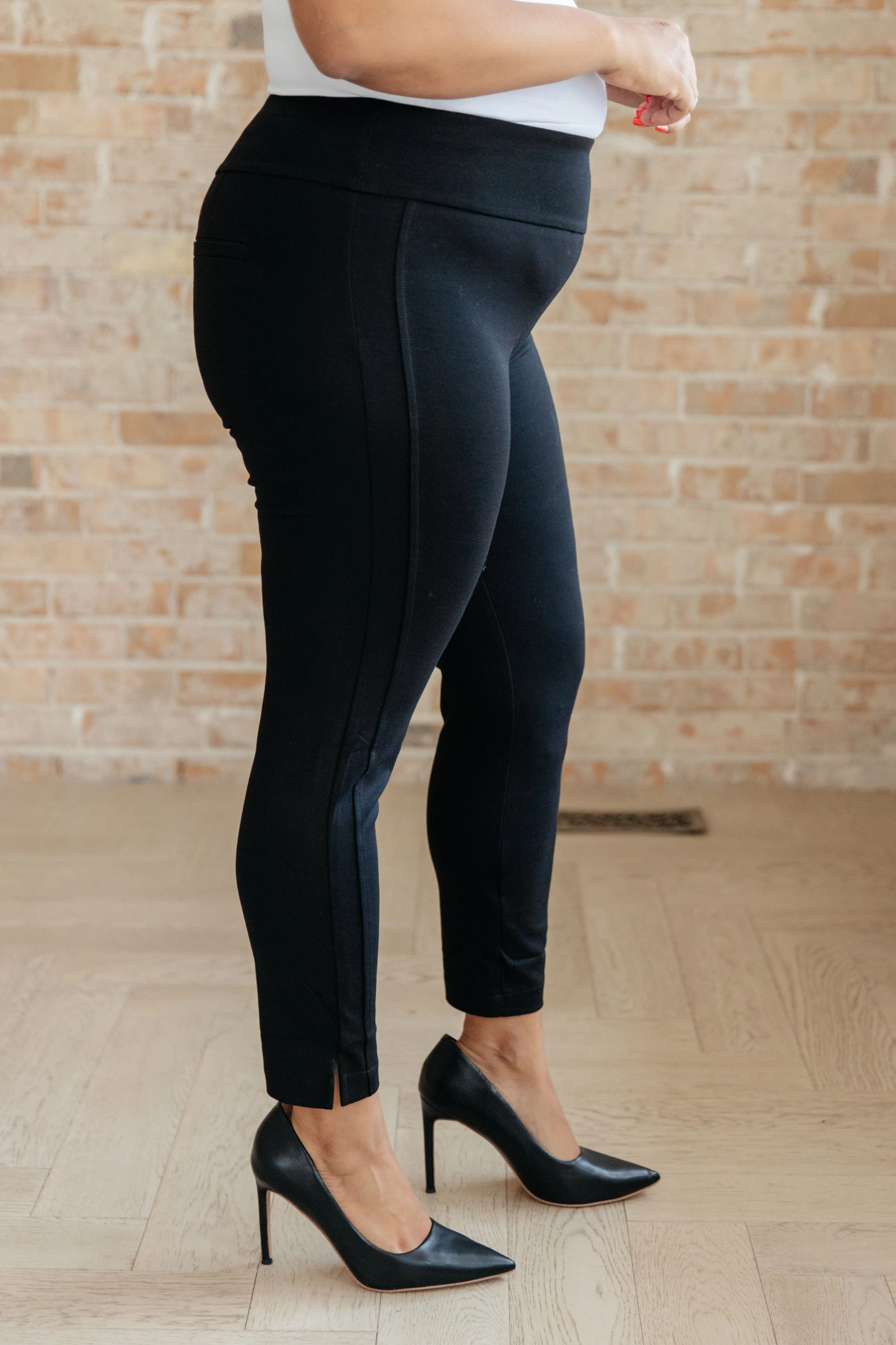 Magic Ankle Crop Skinny Pants (26) in Twelve Colors