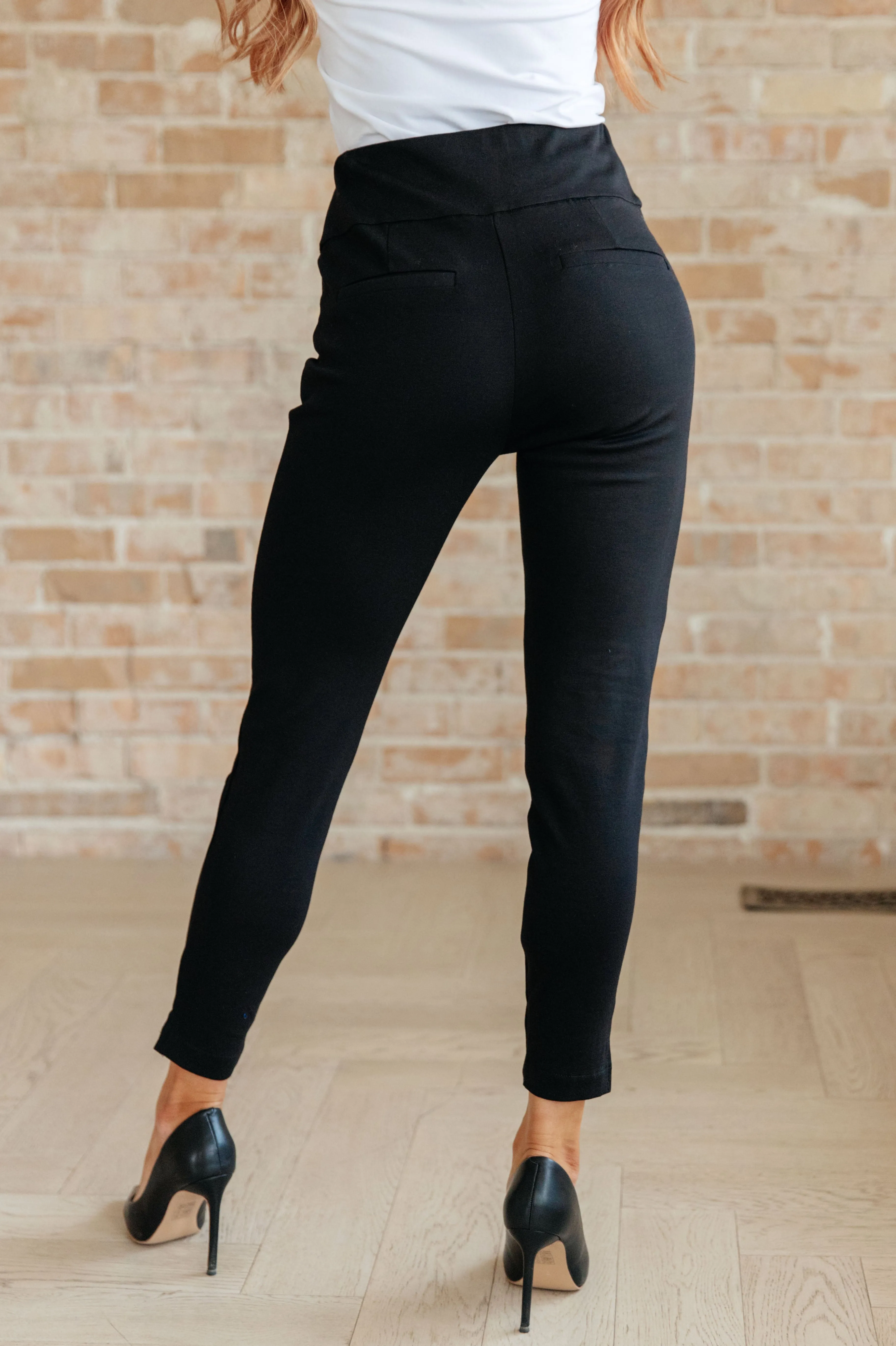 Magic Ankle Crop Skinny Pants (26) in Twelve Colors