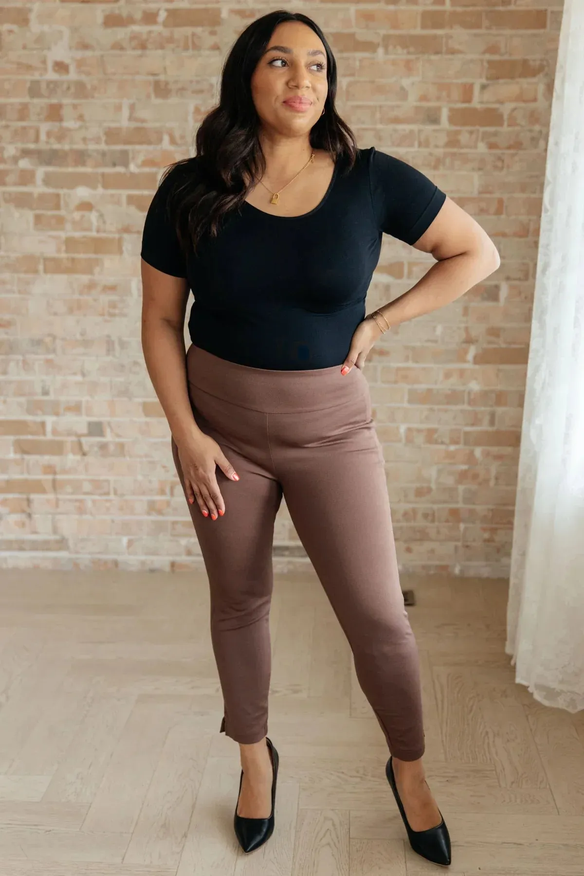 Magic Ankle Crop Skinny Pants (26) in Twelve Colors